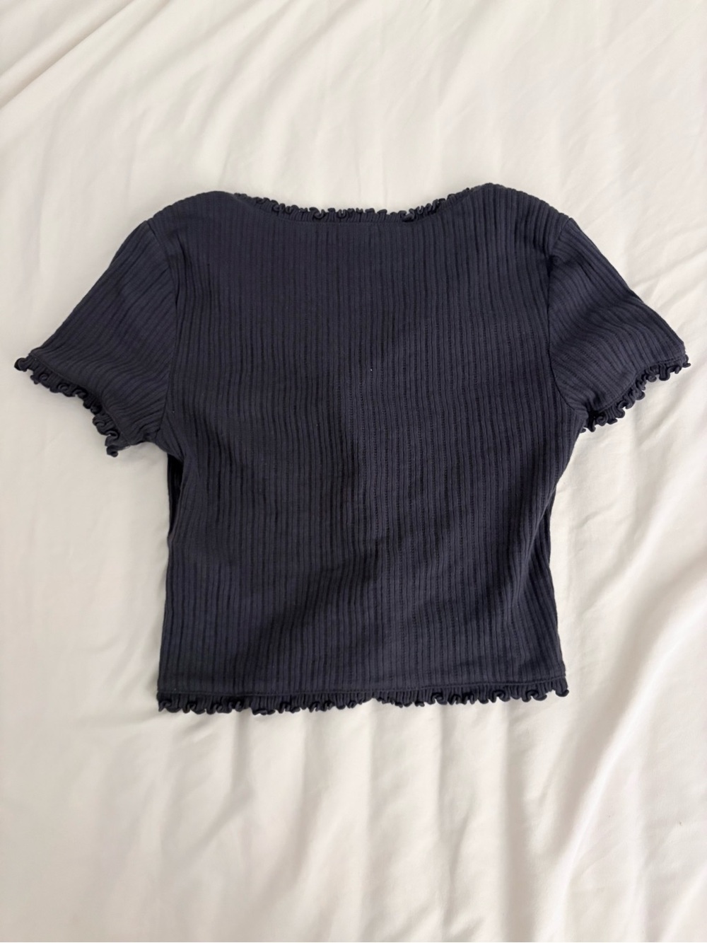 Levi's Black Ribbed Ruffle-Edge Crop Top - Picture 2 of 2